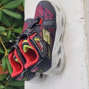 Sketchers Toddler Boy Sz 7 Light Up Gentle Use Condition Red Gray Black
